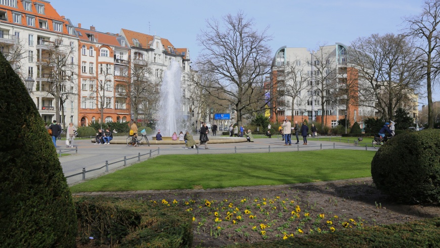 Viktoria-Luise-Platz mit Fontäne