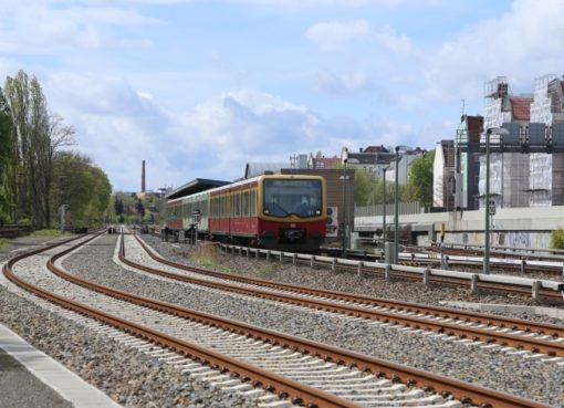 S-Bahn am Bhf: Bundesplatz