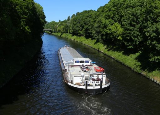 Binnenschiff auf dem Teltowkanal