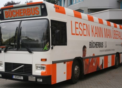 Bücherbus der Stadtbibliothek Tempelhof-Schöneberg