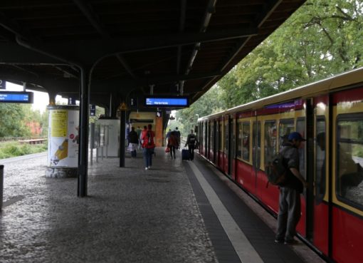S-Bhf. Attilastaße: S2 bis Marienfelde