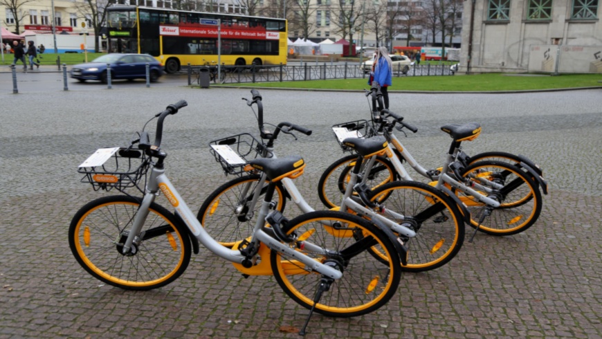 oBikes auf dem Wittenbergplatz