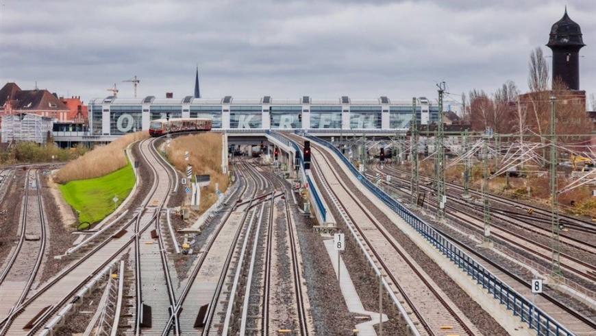 Bahnhof Ostkreuz mit Südkurve