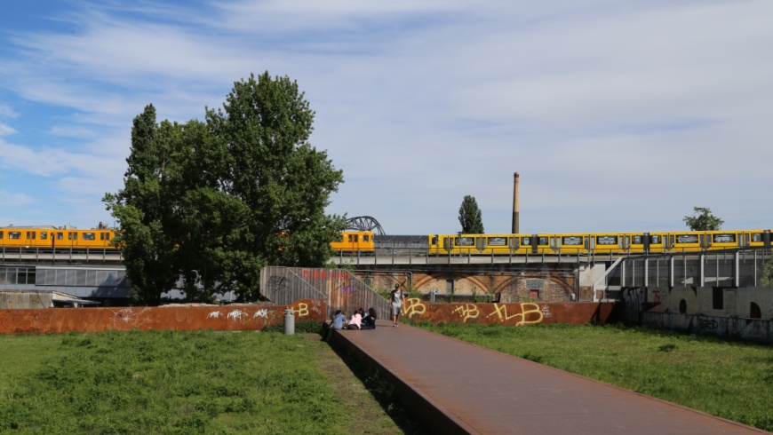 U-Bahnen am Gleisdreieck