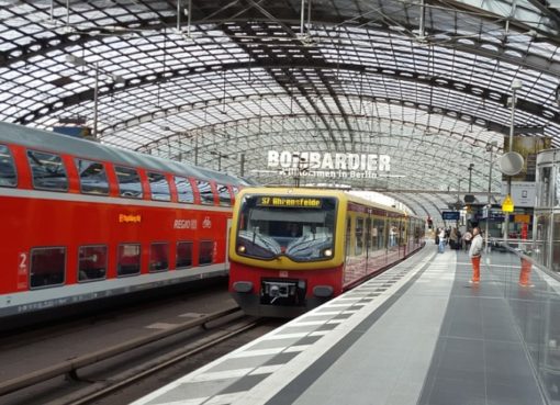 DB-Regio und S-Bahn im Berliner Hauptbahnhof - Foto: pixabay