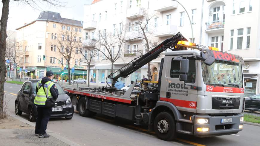 Fahrzeugumsetzung auf dem Tempelhofer Damm