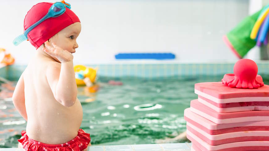 „Friesen-Frosch:“ Kleinkinder lernen schwimmen