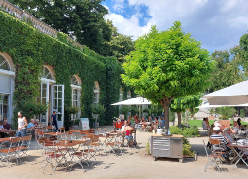 Orangerie mit Café im westlichen Teil des Körnerparks in Berlin-Neukölln