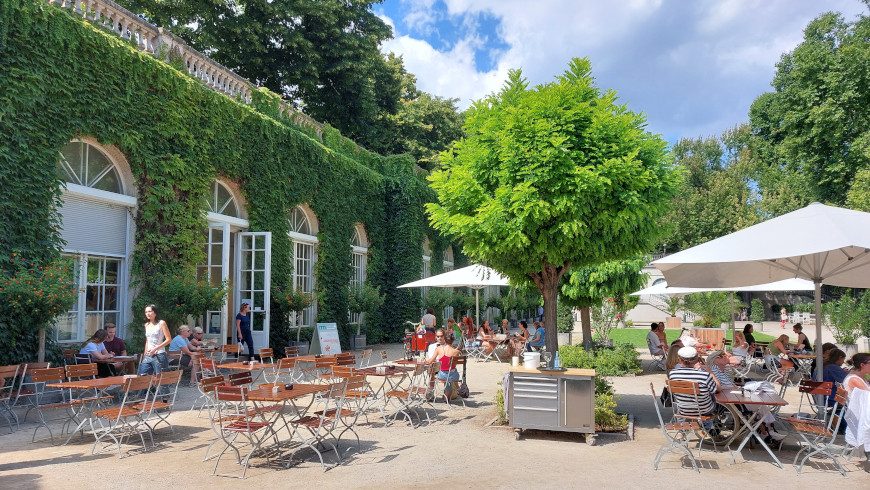 Orangerie mit Café im westlichen Teil des Körnerparks in Berlin-Neukölln