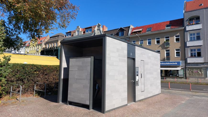 Eine von mehr als 485 öffentlichen Toiletten-Anlagen in Berlin - hier am Mariendorfer Damm